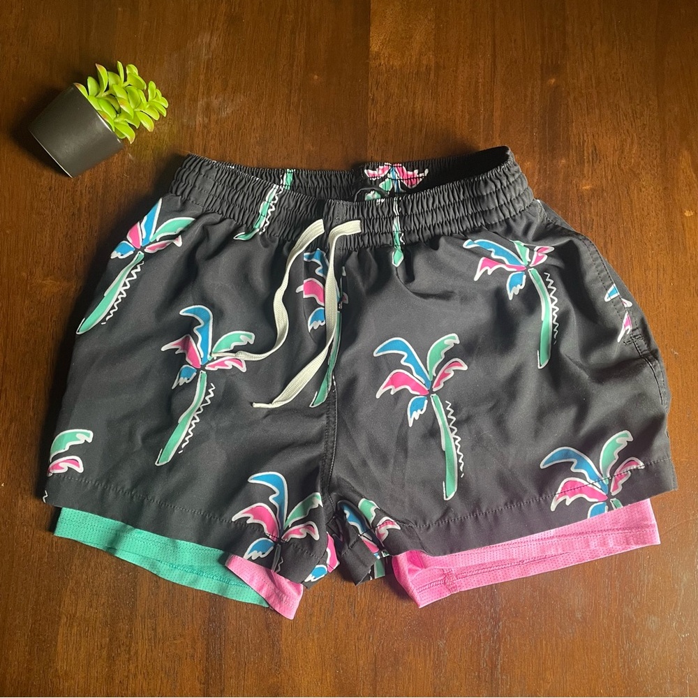 Chubbies Classic Lined 4 Inch The Havana Nights Black Palms Swim Trunks Small